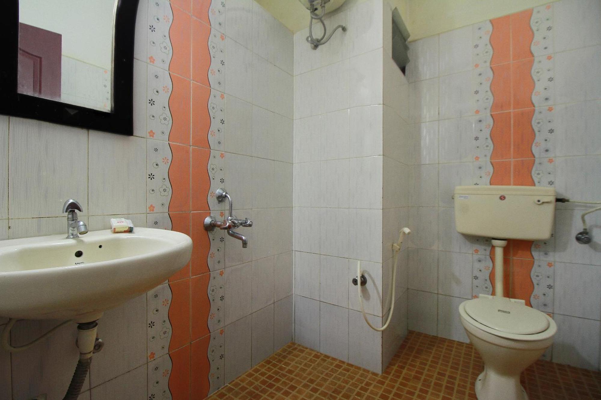 Hotel Rj Inn โกไดกานัล ภายนอก รูปภาพ